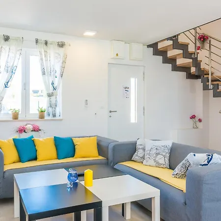 Cozy In Holiday home Privlaka (Zadar)